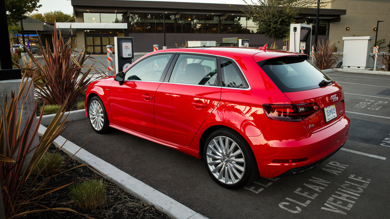 Illustration for article titled The 2016 Audi A3 Sportback E-Tron Is A Fun Hybrid Oddball, But Who's Going To Buy One?
